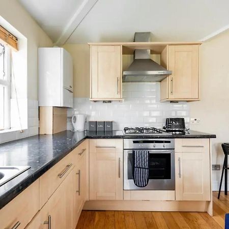 Lovely 3-Bed 20 Minutes To Central 런던 외부 사진