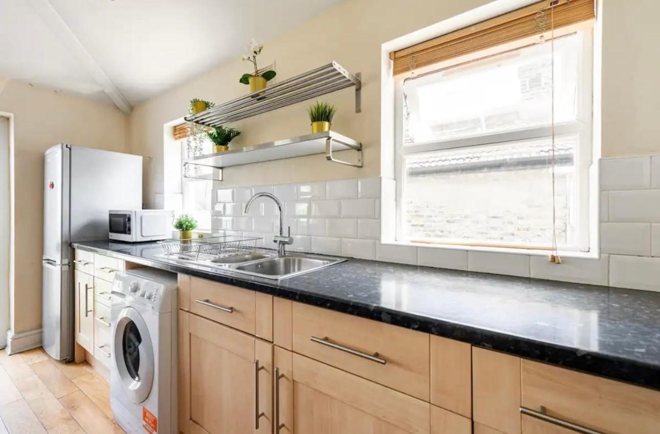Lovely 3-Bed 20 Minutes To Central 런던 외부 사진